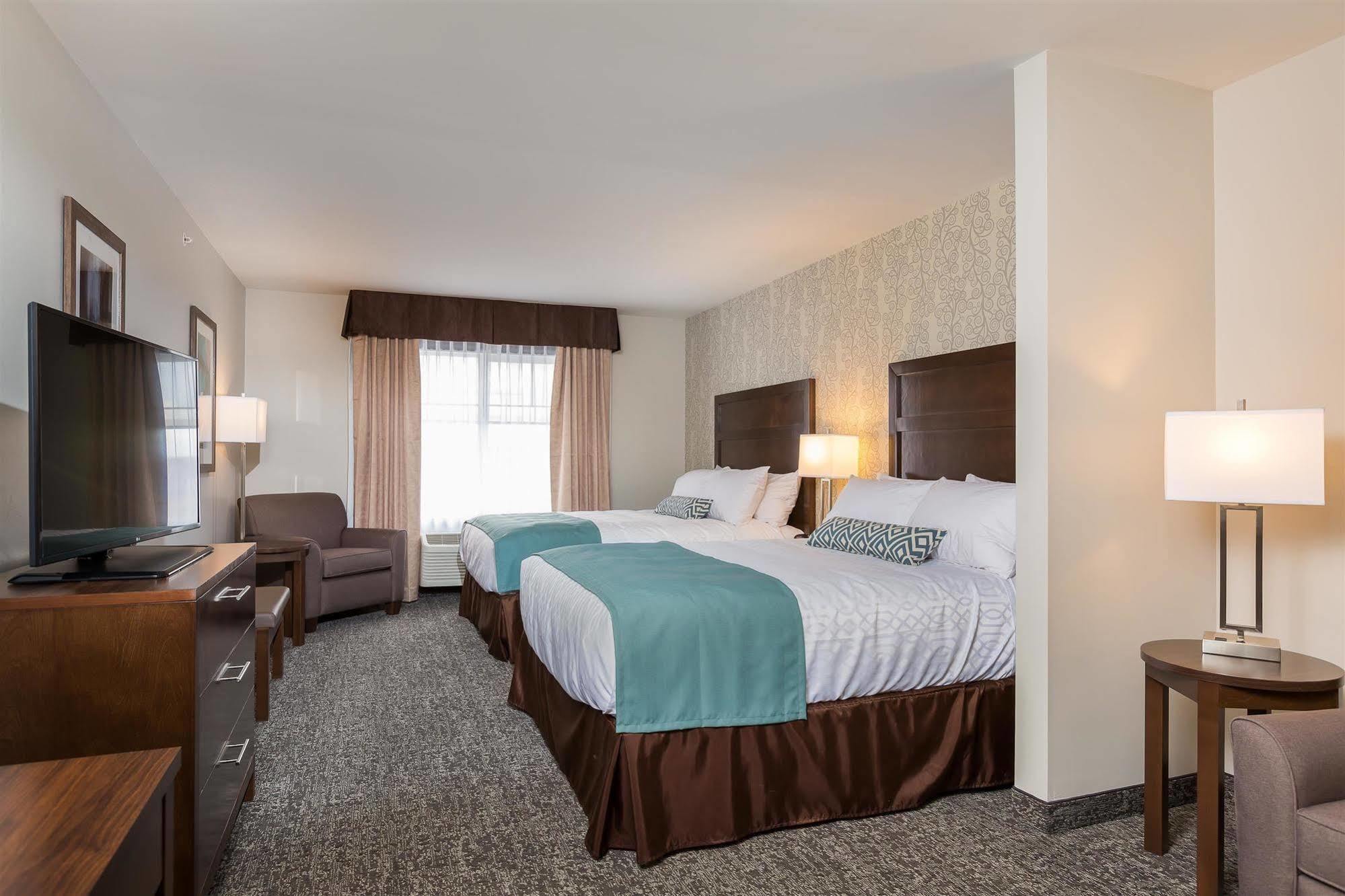 Best Western Plus Chestermere Hotel Extérieur photo