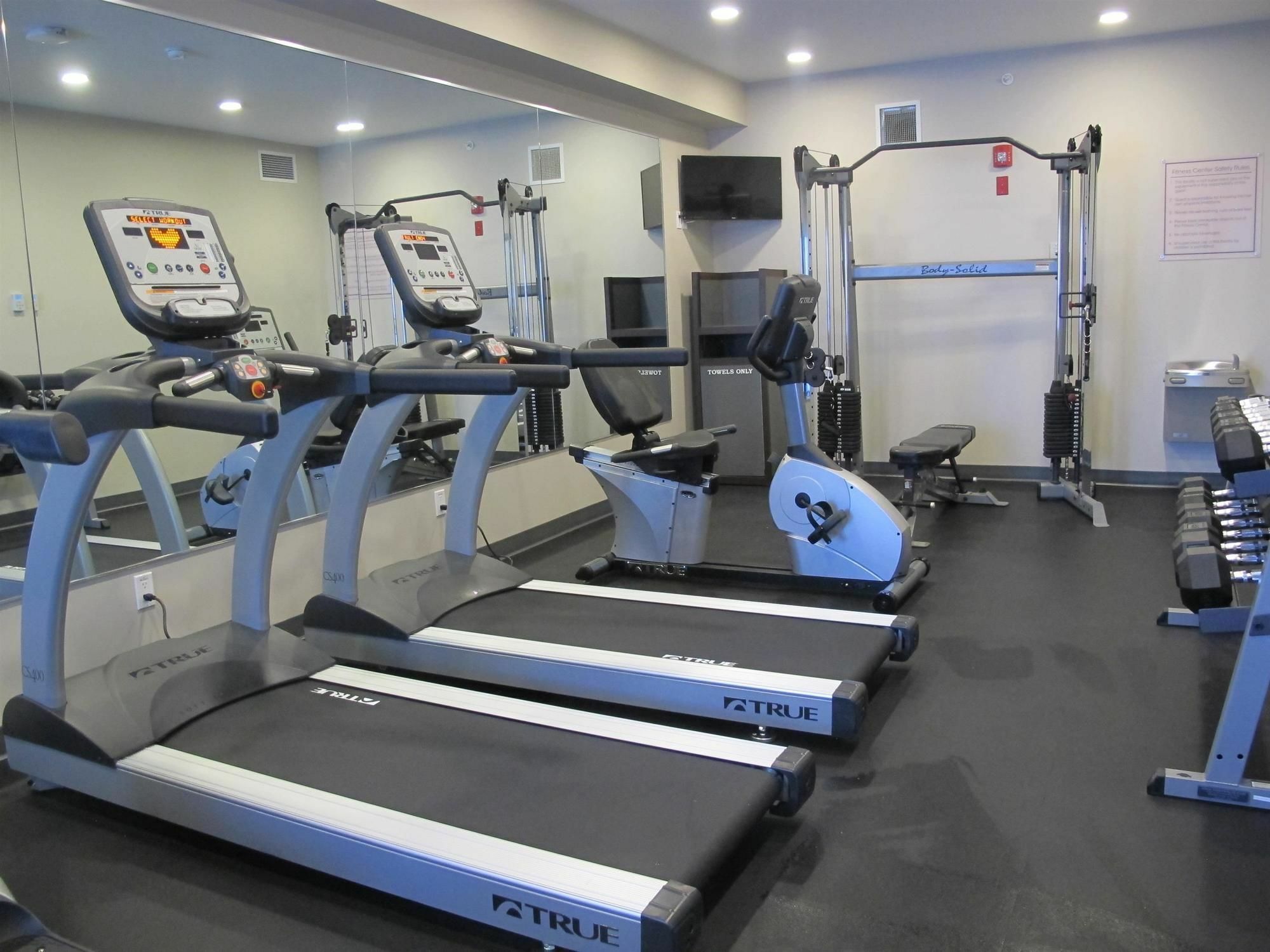 Best Western Plus Chestermere Hotel Extérieur photo